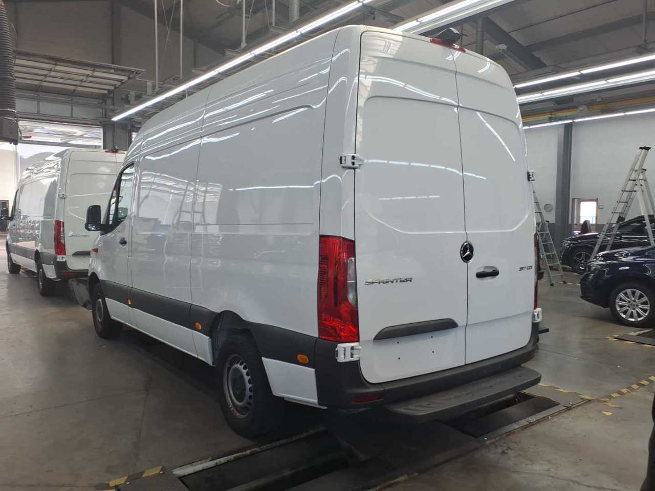 Mercedes-Benz Sprinter Hochraum-Kasten 317 CDI RWD Automatik photo
