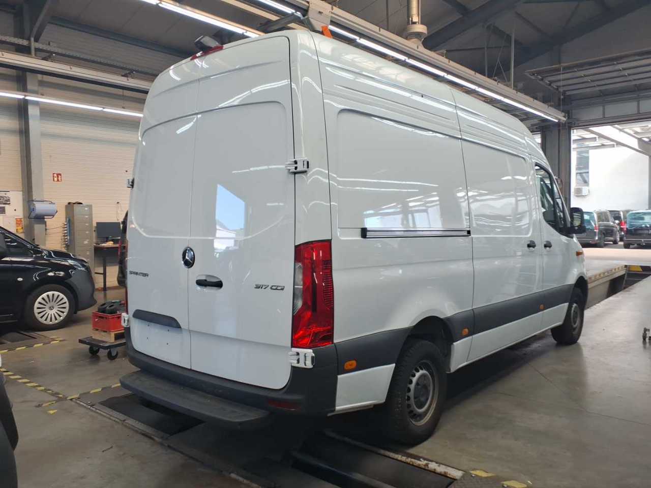Mercedes-Benz Sprinter Hochraum-Kasten 317 CDI RWD Automatik photo