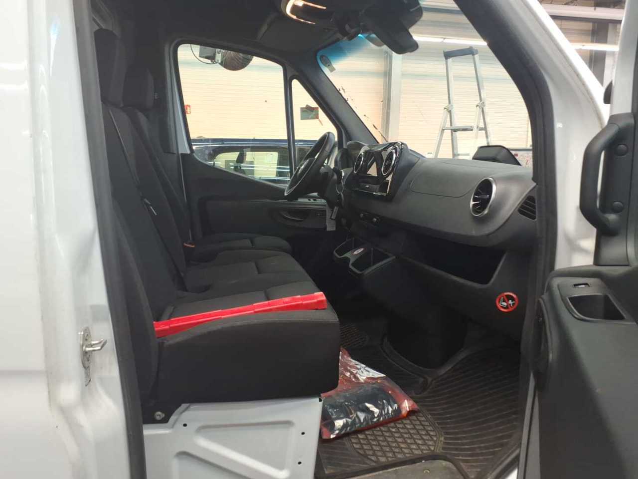 Mercedes-Benz Sprinter Hochraum-Kasten 317 CDI RWD Automatik photo