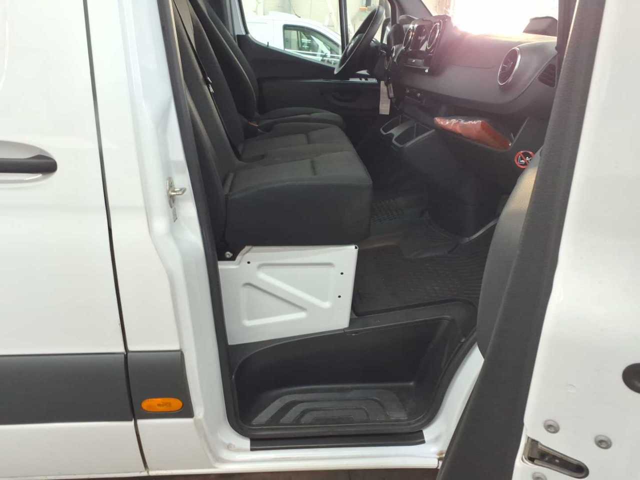 Mercedes-Benz Sprinter Hochraum-Kasten 317 CDI RWD Automatik Pro photo