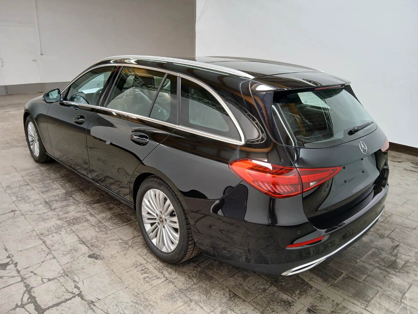 Mercedes-Benz C 200 d T 9G-TRONIC Avantgarde photo