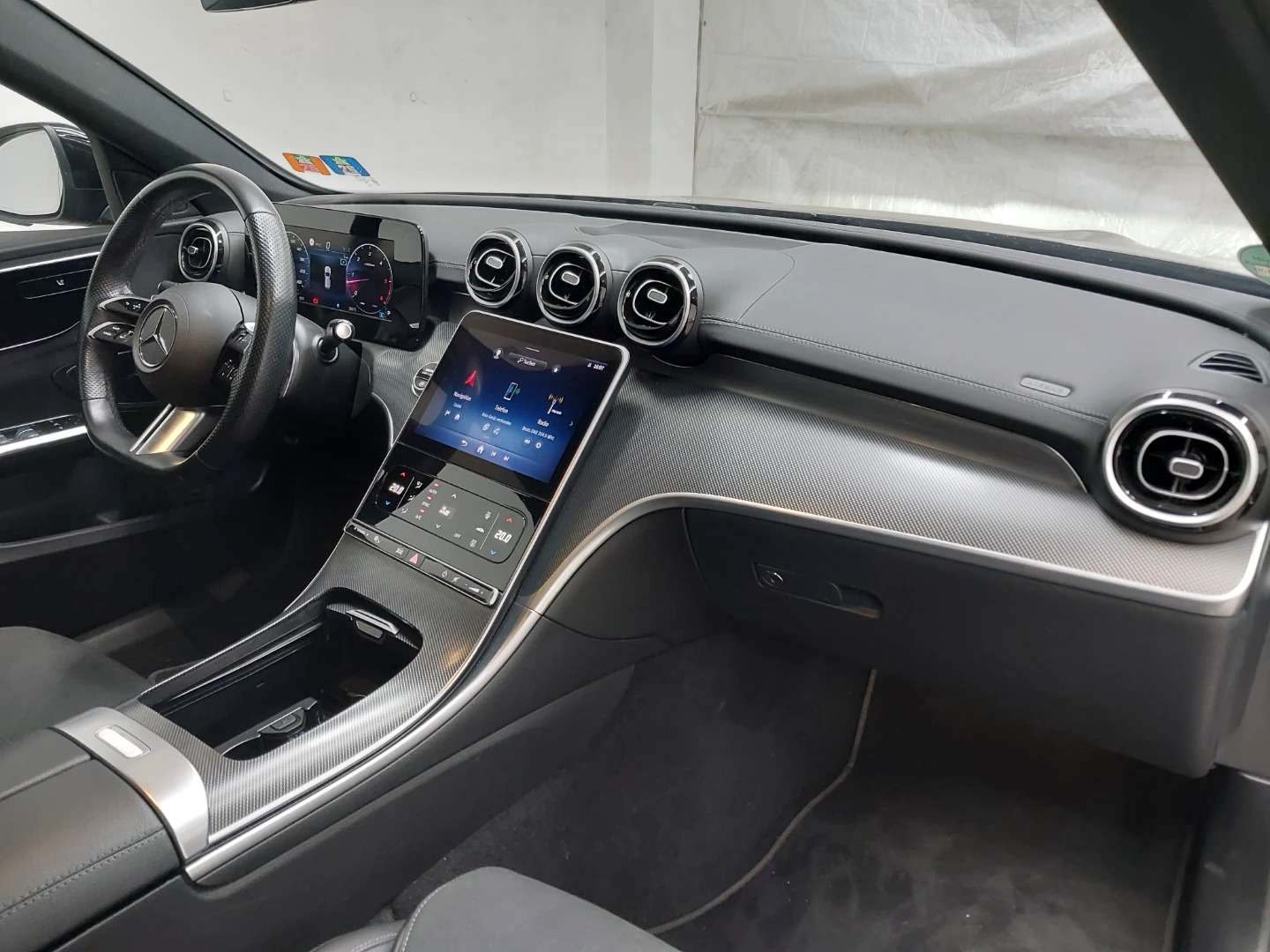 Mercedes-Benz C 300 d T 9G-TRONIC AMG Line photo