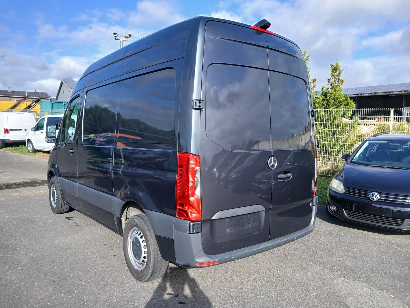 Mercedes-Benz Sprinter 215 CDI 9G-TRONIC photo