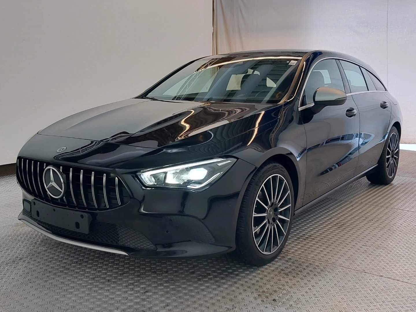 Mercedes-Benz CLA 180 Shooting Brake 7G-DCT  Progressive
