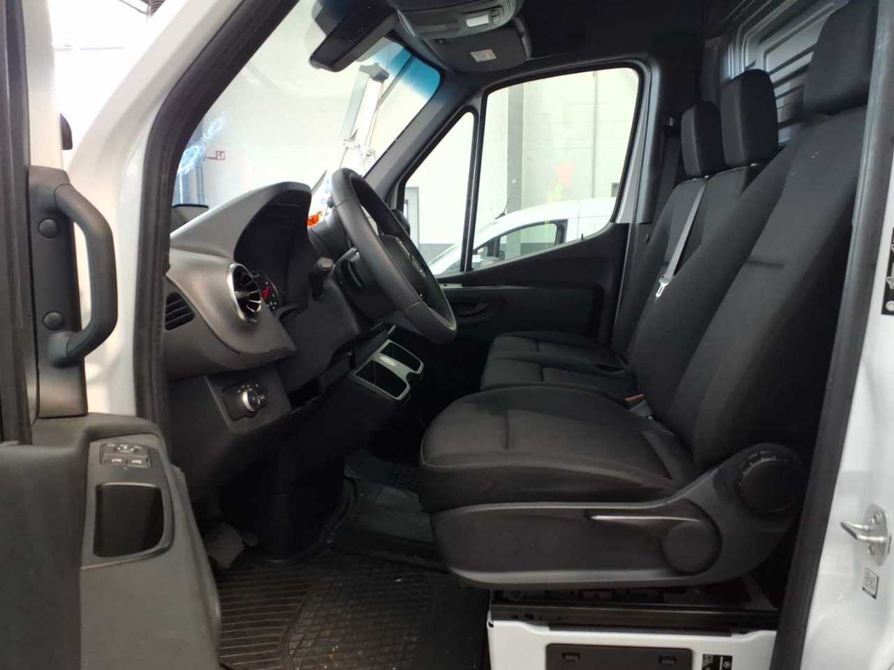Mercedes-Benz Sprinter Hochraum-Kasten 317 CDI RWD Automatik Pro photo