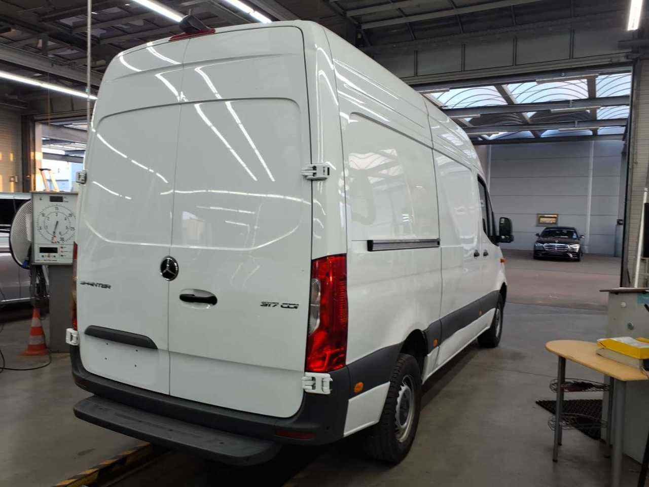 Mercedes-Benz Sprinter Hochraum-Kasten 317 CDI RWD Automatik Pro photo