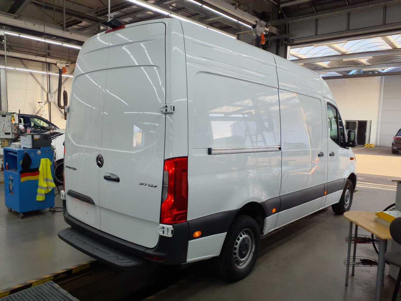Mercedes-Benz Sprinter Hochraum-Kasten 317 CDI RWD Automatik Pro photo