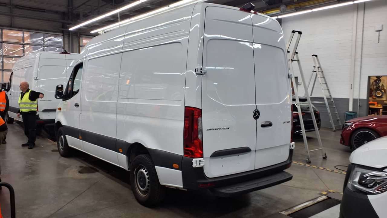 Mercedes-Benz Sprinter Hochraum-Kasten 317 CDI RWD Automatik Pro photo