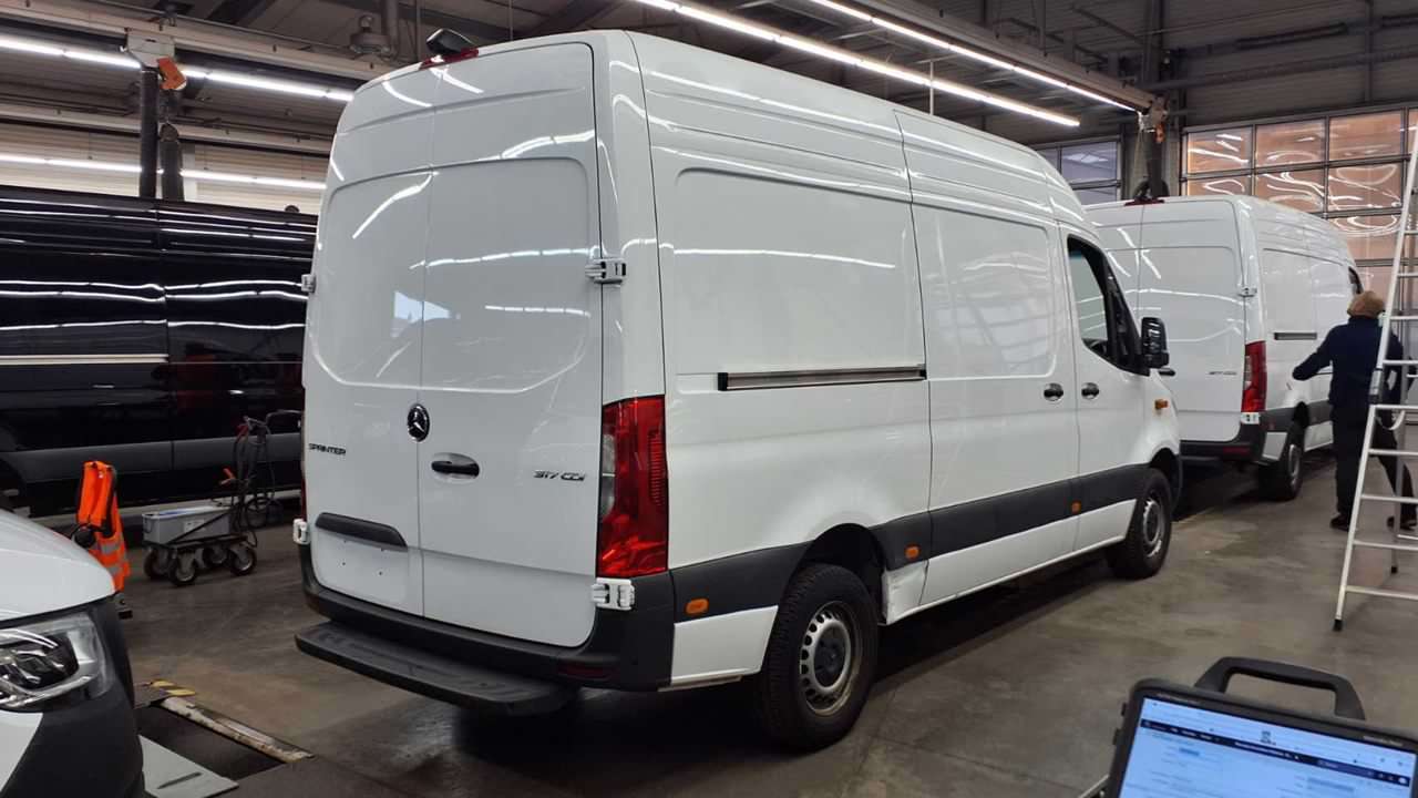 Mercedes-Benz Sprinter Hochraum-Kasten 317 CDI RWD Automatik Pro photo