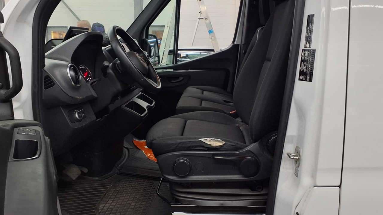 Mercedes-Benz Sprinter Hochraum-Kasten 317 CDI RWD Automatik Pro photo