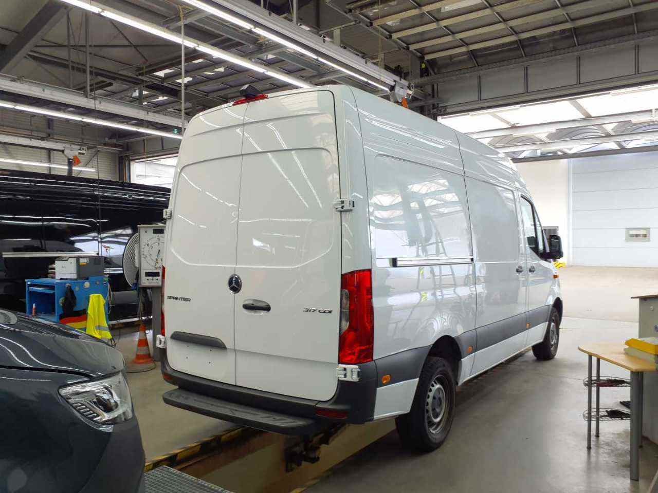 Mercedes-Benz Sprinter Hochraum-Kasten 317 CDI RWD Automatik Pro photo