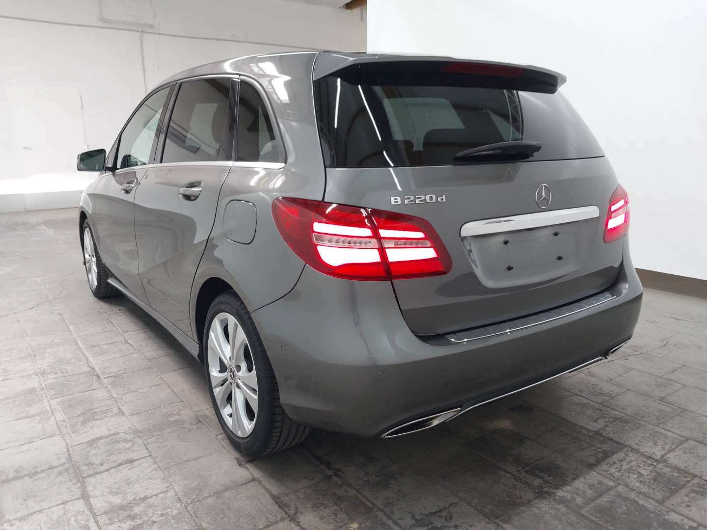 Mercedes-Benz B 220 d 7G-DCT Urban Edition photo