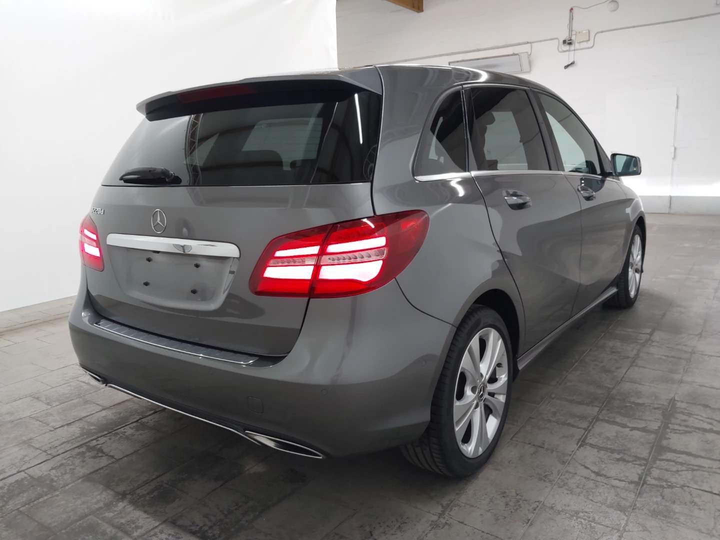 Mercedes-Benz B 220 d 7G-DCT Urban Edition photo