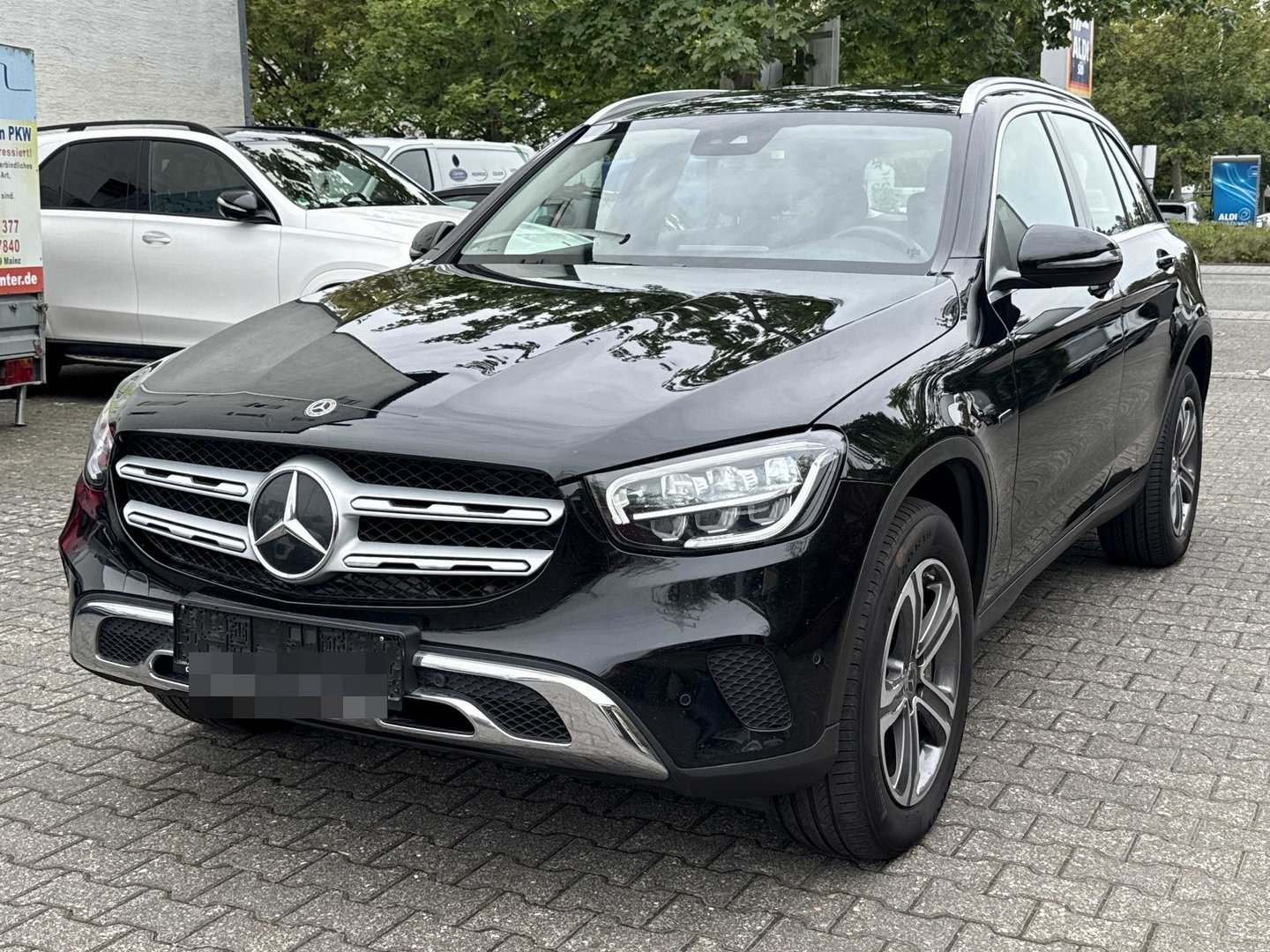 Mercedes-Benz GLC 300 e 4Matic 9G-TRONIC Standard