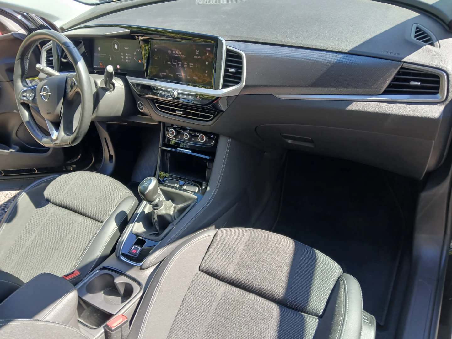Opel Grandland 1,2 Elegance photo