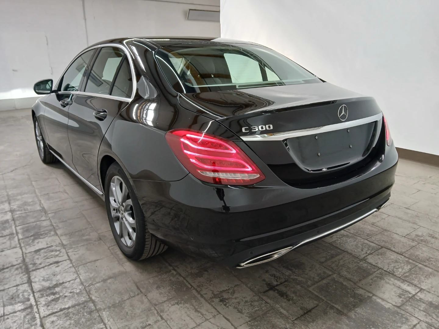 Mercedes-Benz C 300 9G-TRONIC Avantgarde photo