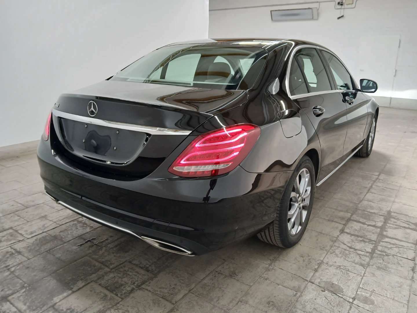 Mercedes-Benz C 300 9G-TRONIC Avantgarde photo