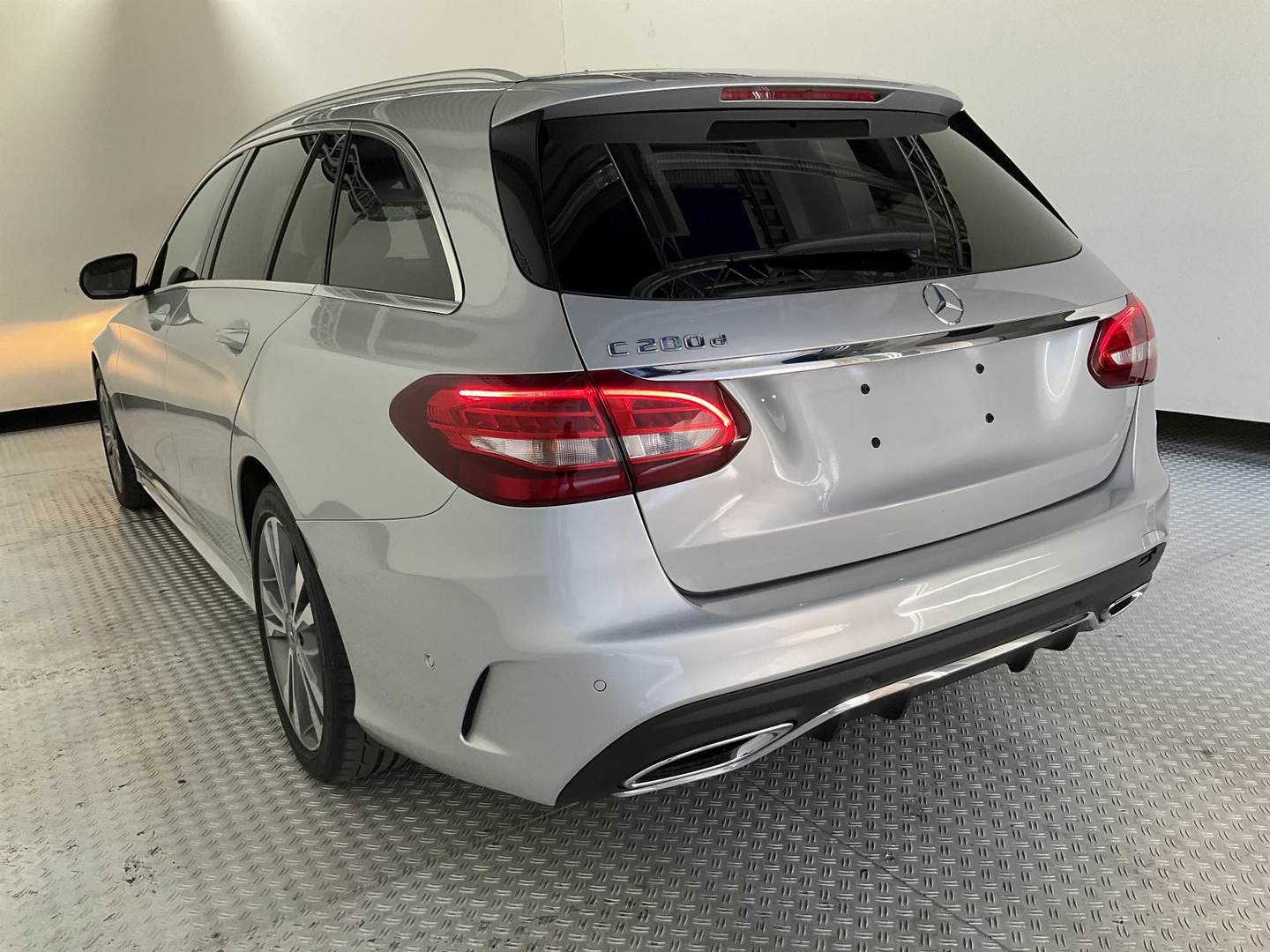 Mercedes-Benz C 200 d T AMG Line photo