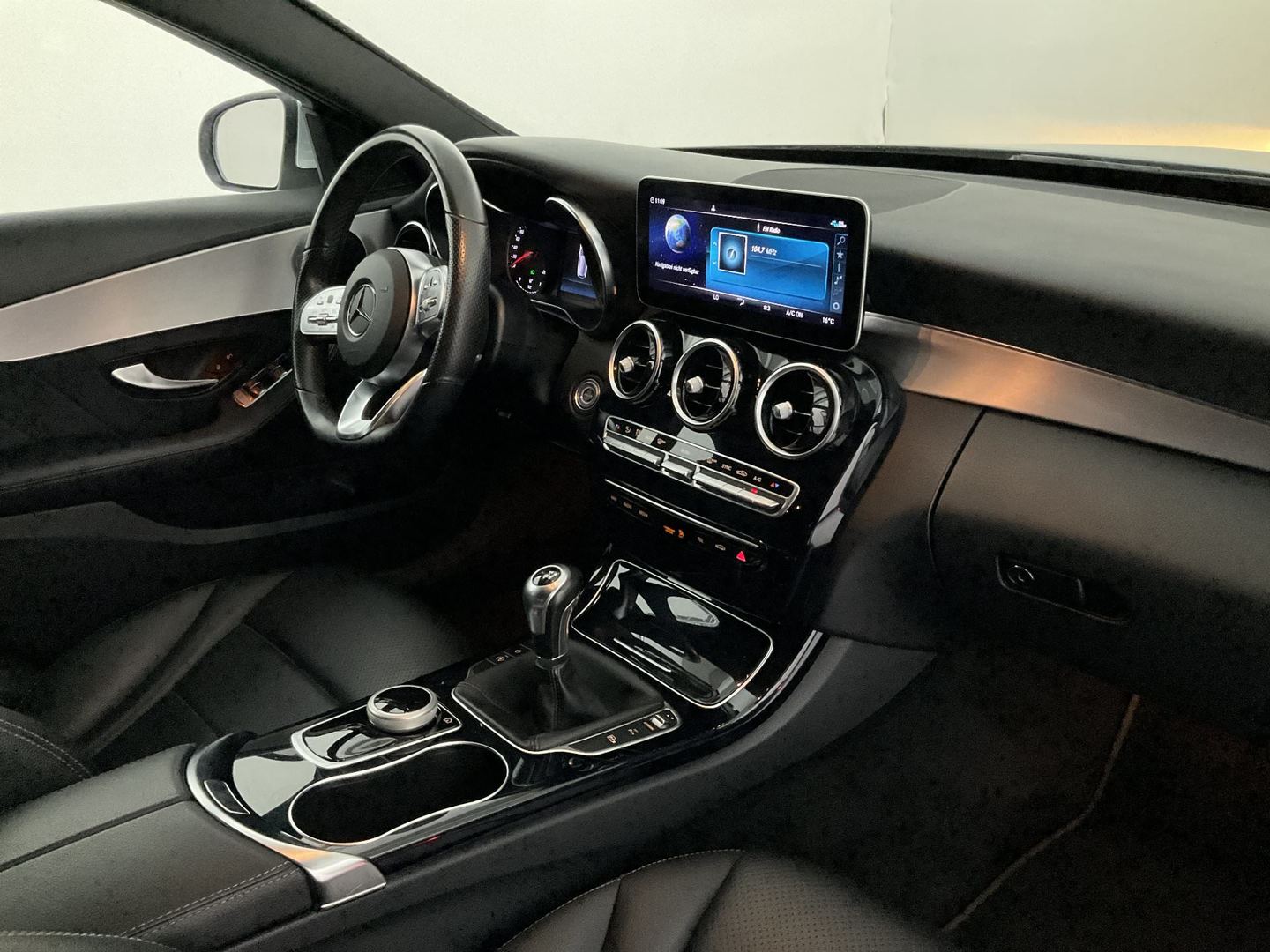 Mercedes-Benz C 200 d T AMG Line photo