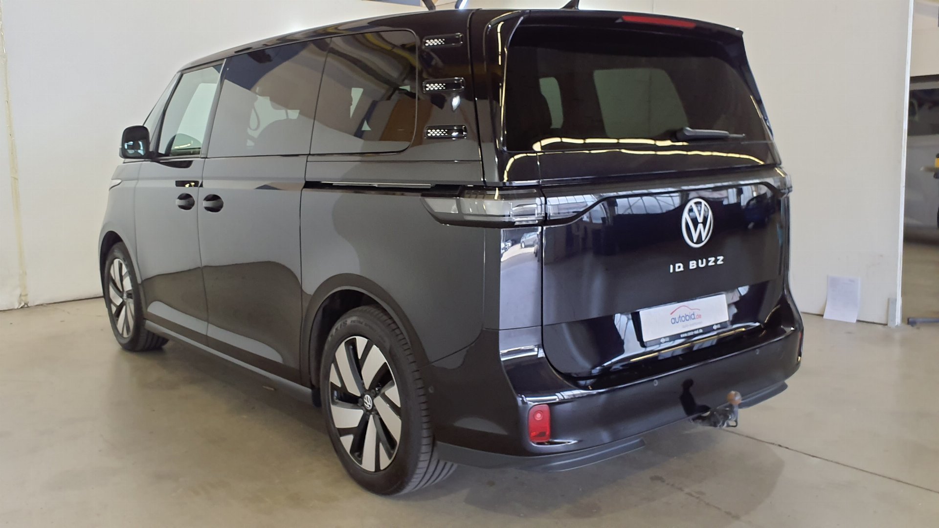 VW ID.Buzz Pro photo