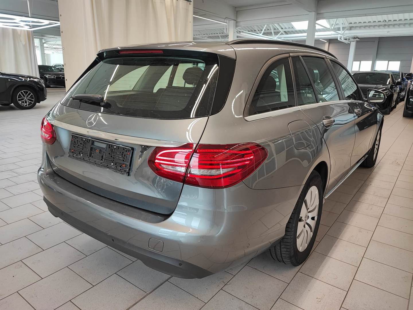 Mercedes-Benz C 200 d T 9G-TRONIC Standard photo