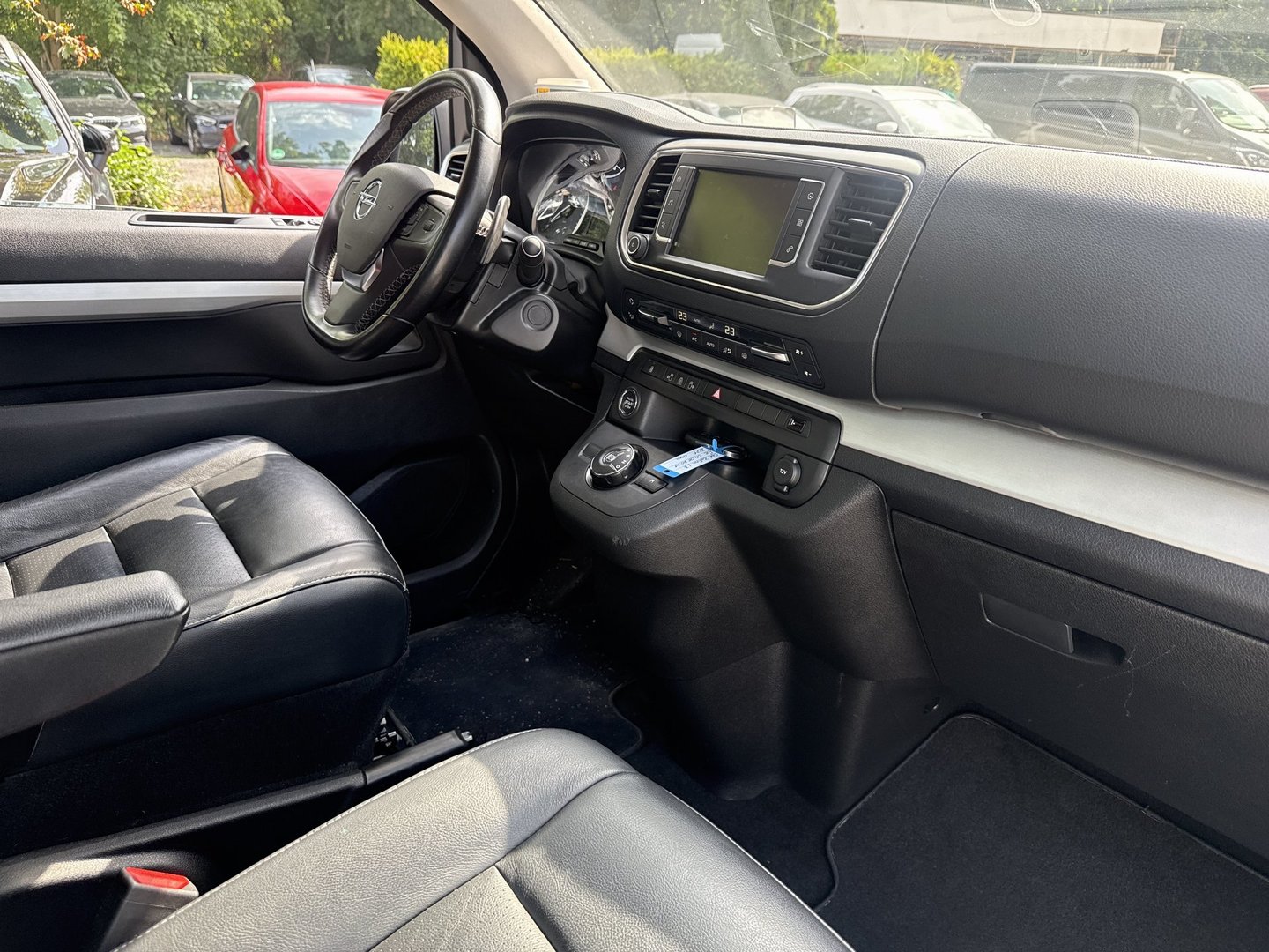 Opel Zafira Life Tourer 2,0 CDTI Automatik Innovation photo