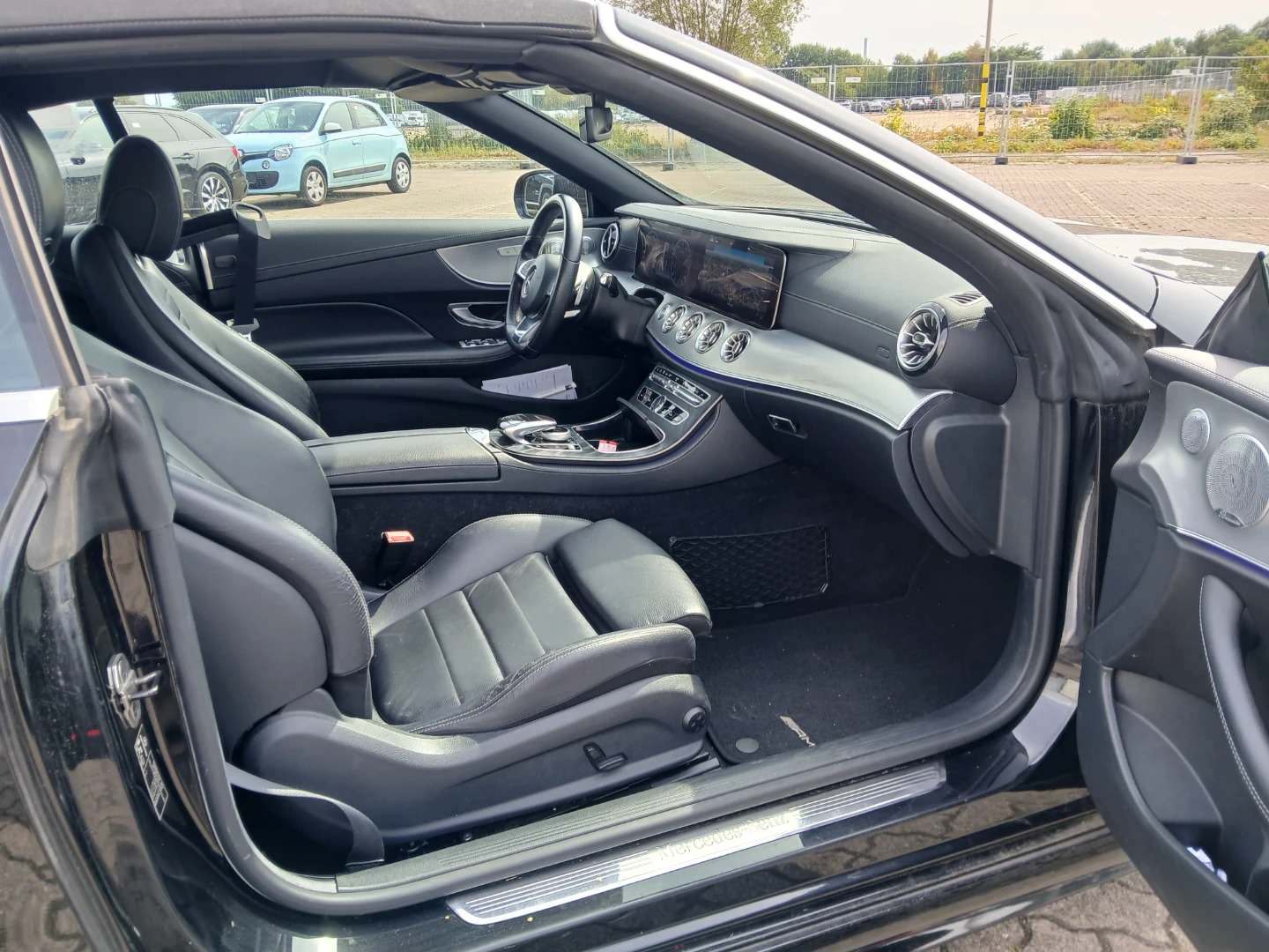 Mercedes-Benz E 350 Cabrio 9G-TRONIC AMG Line photo
