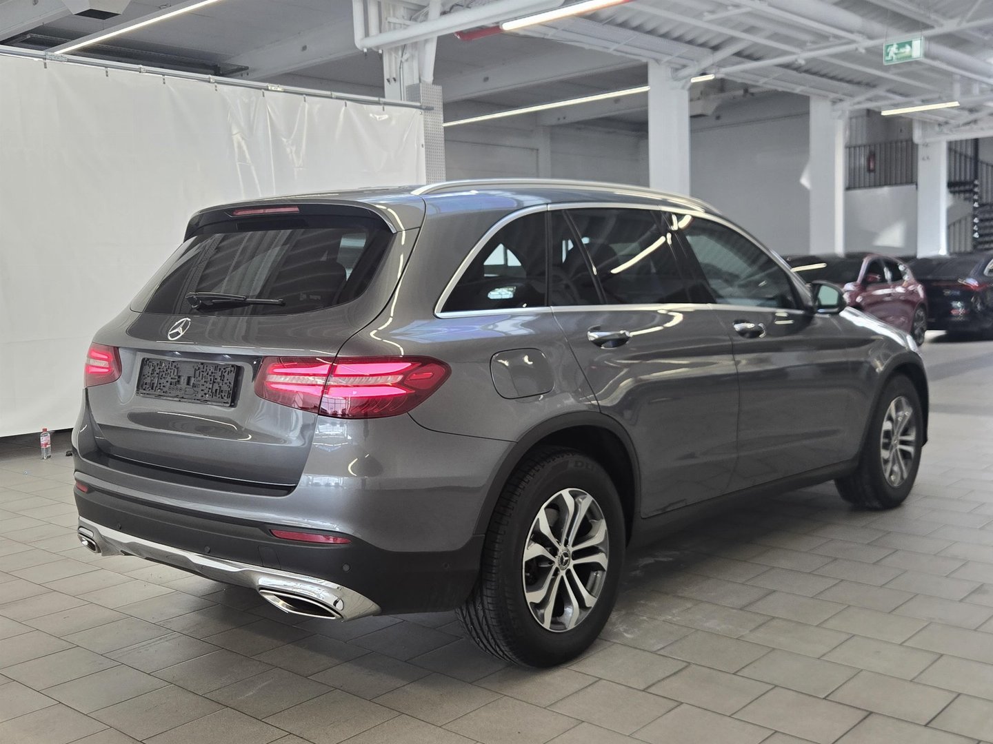 Mercedes-Benz GLC 250 4Matic 9G-TRONIC Exclusive photo