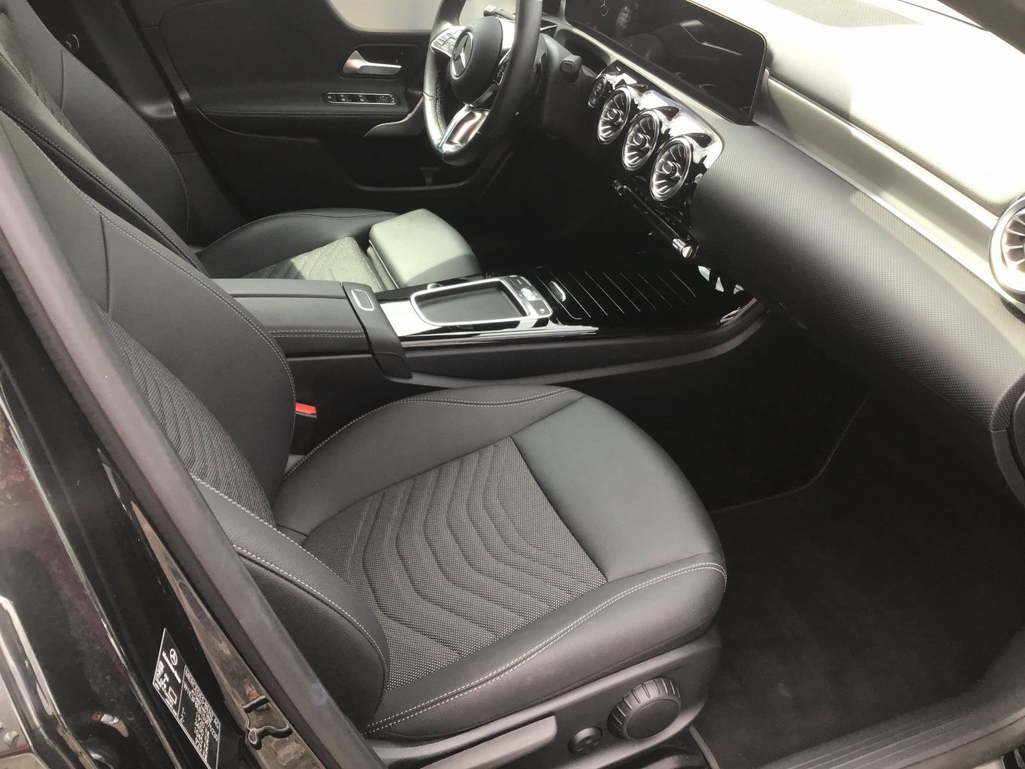Mercedes-Benz A 180 7G-DCT Progressive photo