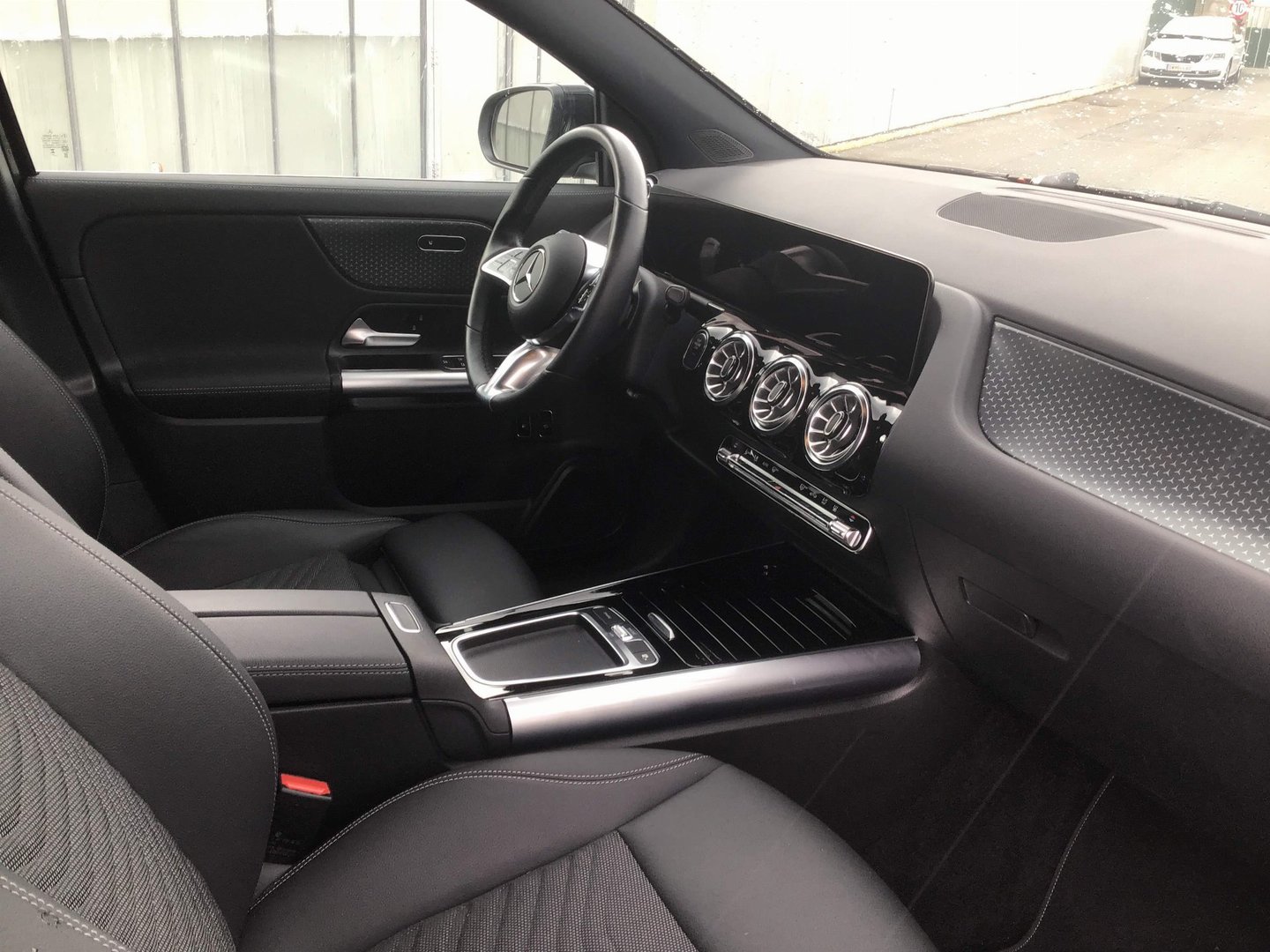 Mercedes-Benz GLA 250 e Hybrid DCT Progressive photo