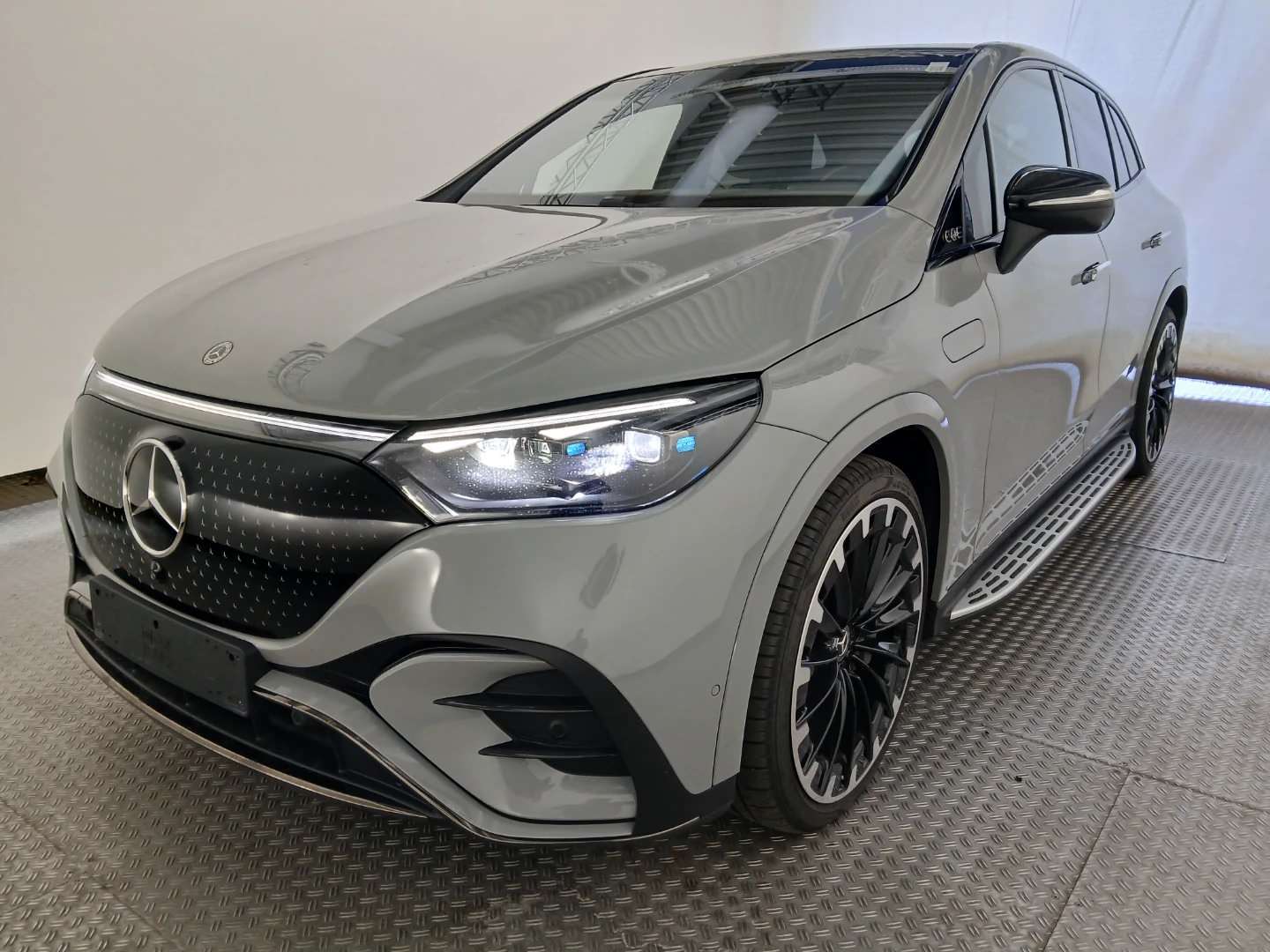 Mercedes-Benz EQE 350+ AMG Line