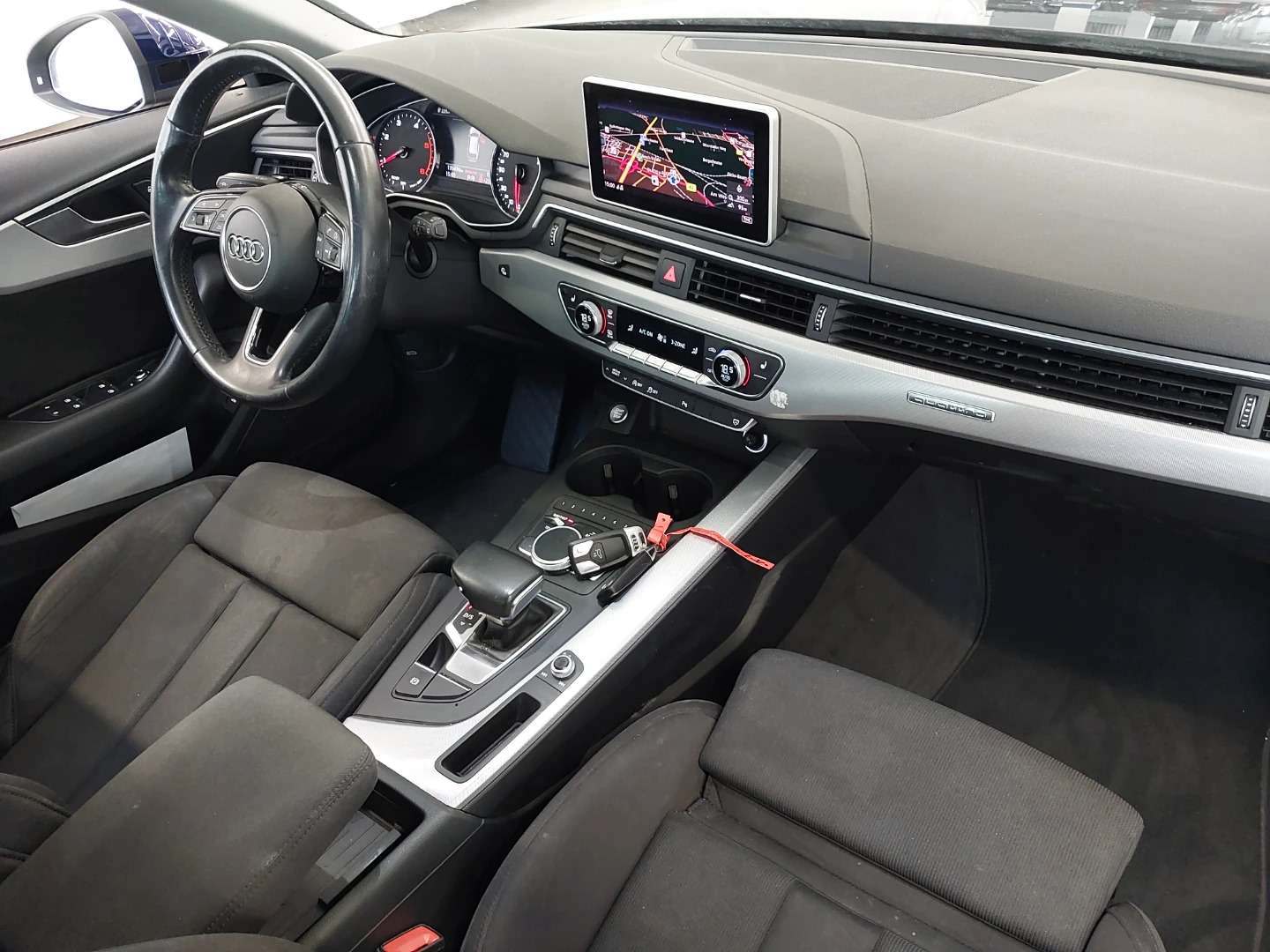 Audi A4 Avant 40 TDI quattro S-tronic photo