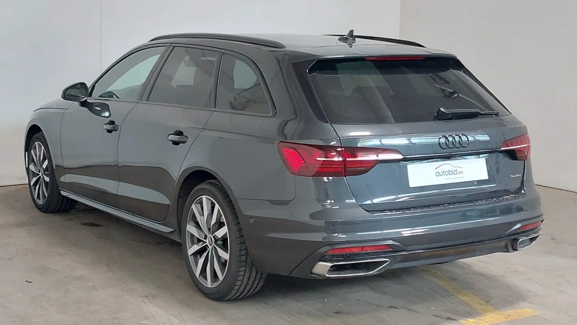Audi A4 Avant 40 TDI quattro S-tronic photo