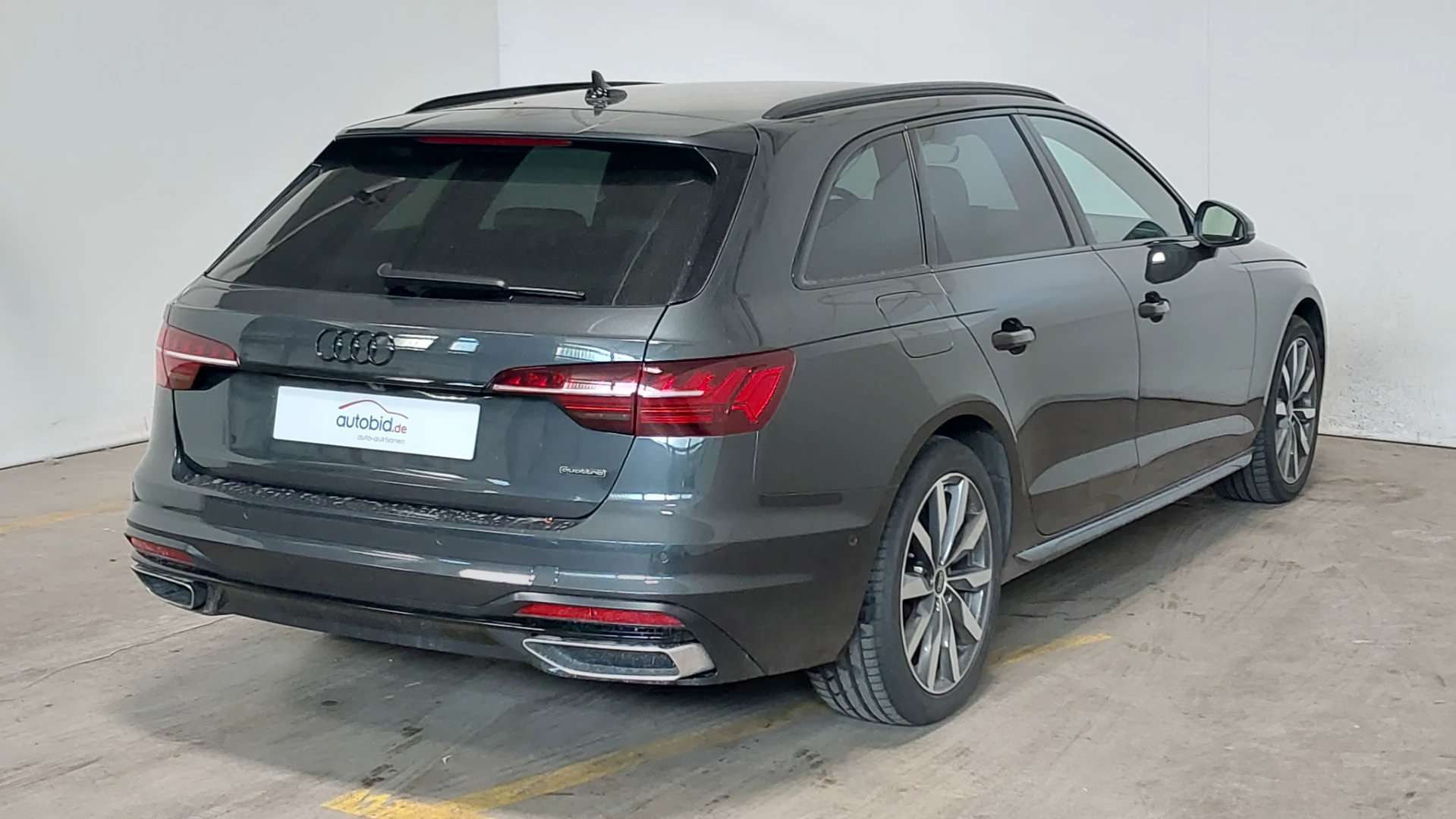 Audi A4 Avant 40 TDI quattro S-tronic photo