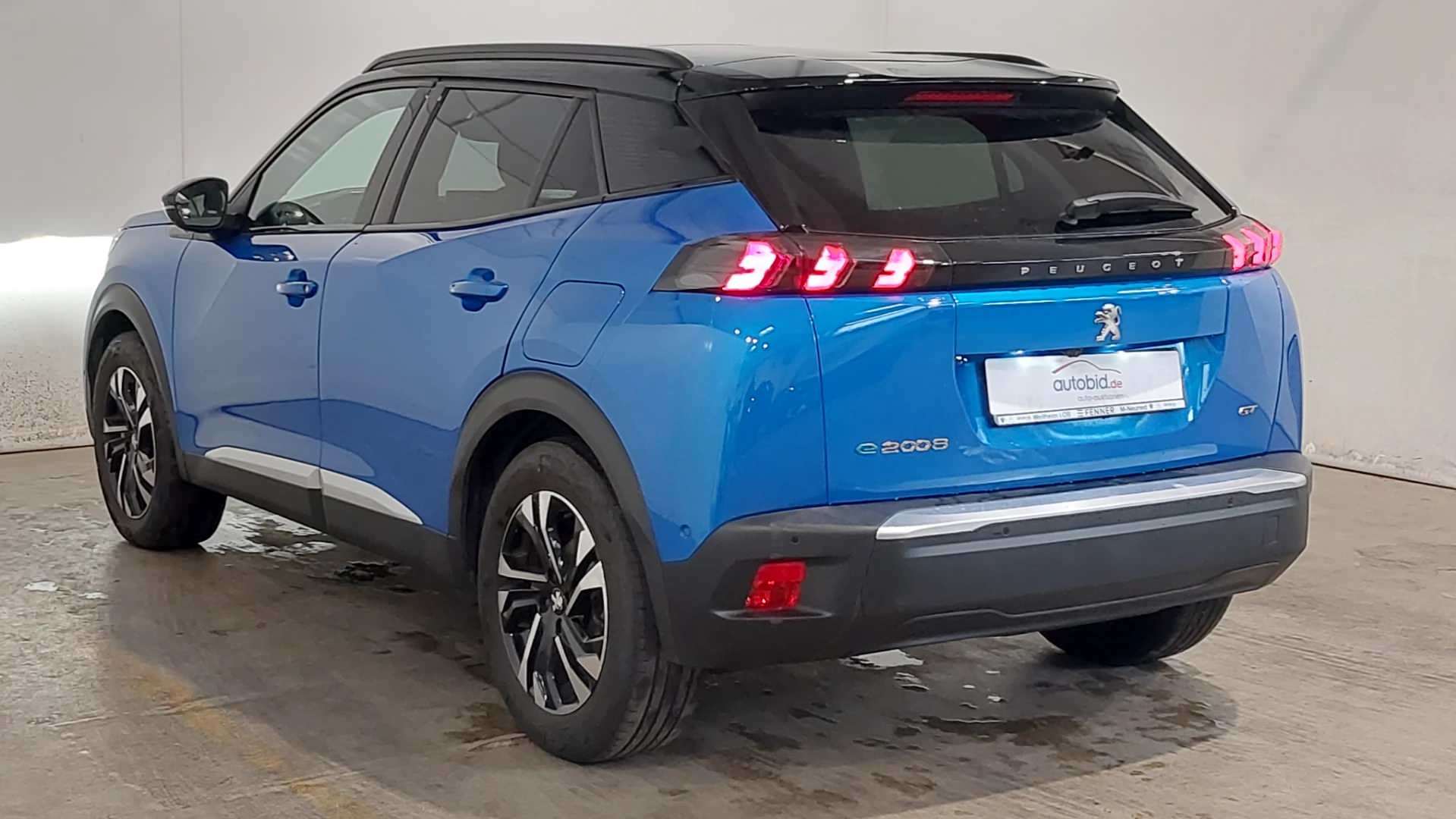 Peugeot 2008 e- GT photo