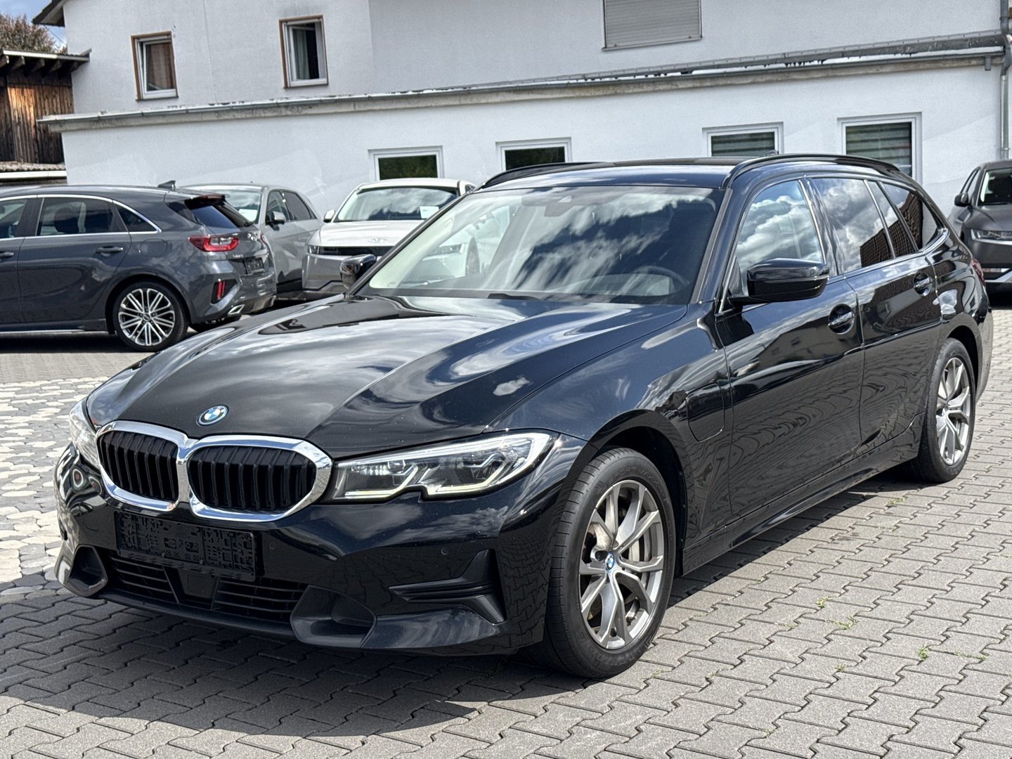 BMW 330e Steptronic Sport Line
