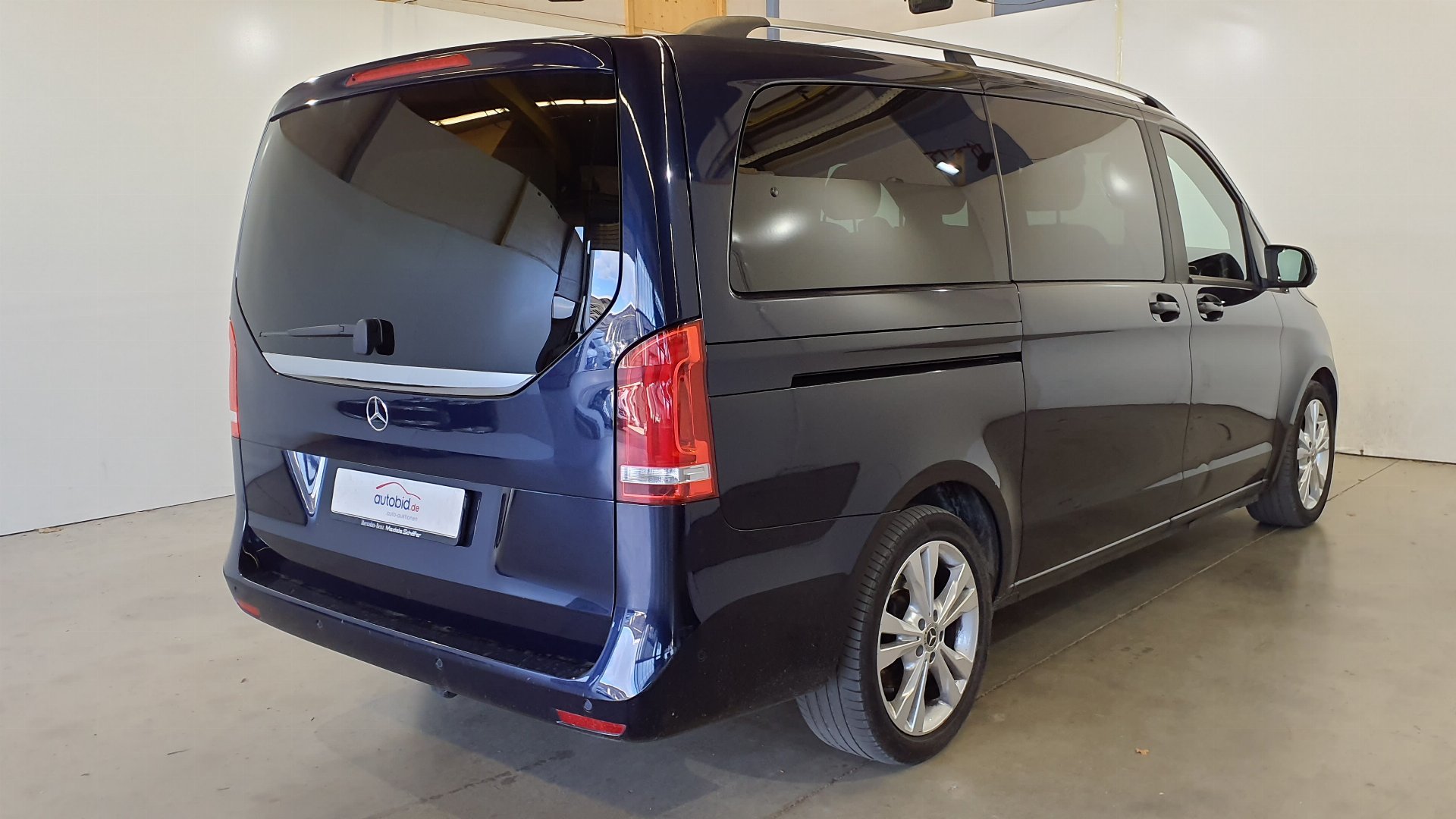 Mercedes-Benz V 220 d lang 9G-TRONIC Edition photo
