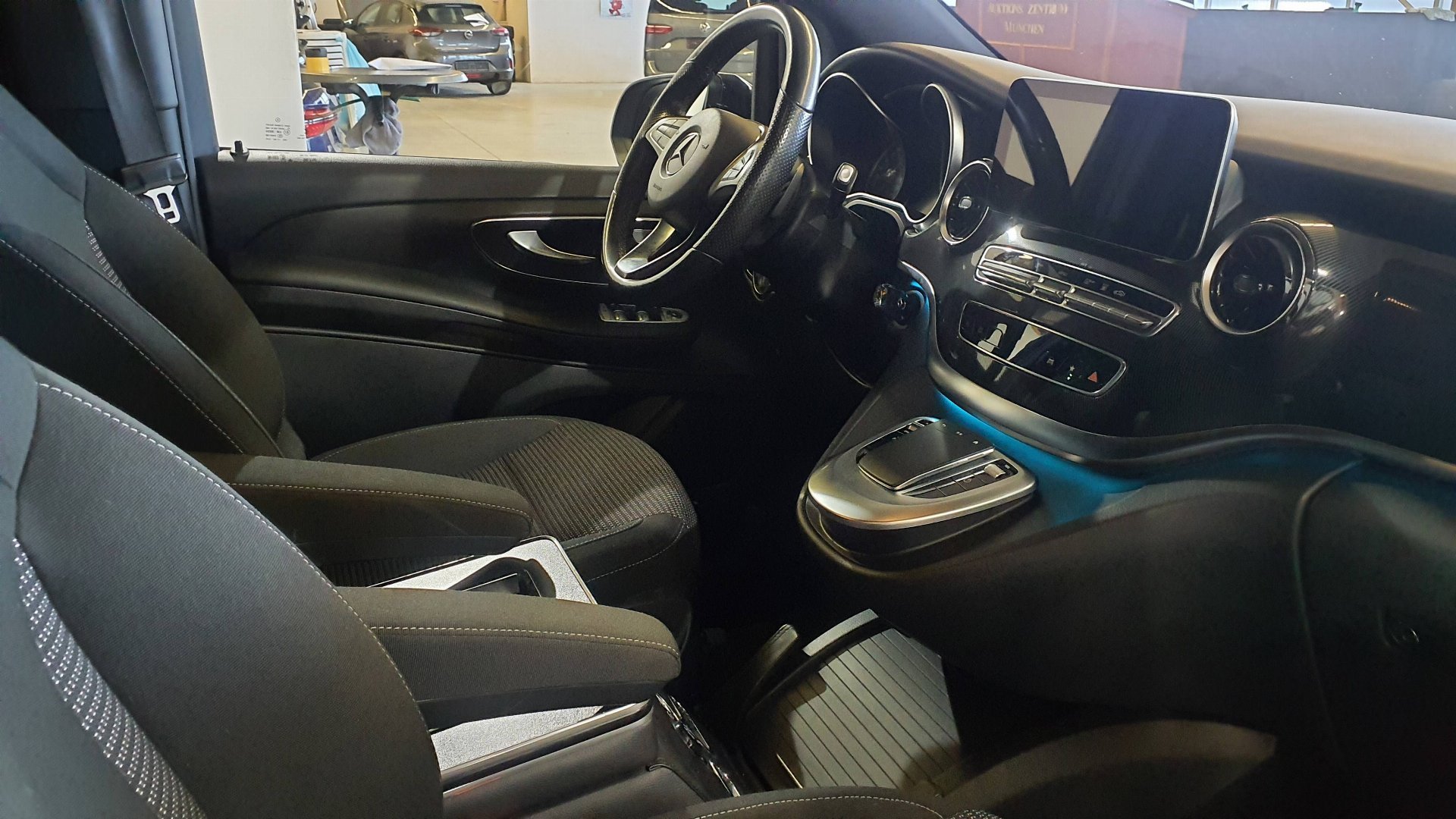 Mercedes-Benz V 220 d lang 9G-TRONIC Edition photo