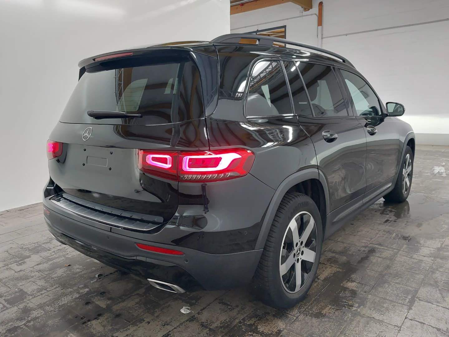 Mercedes-Benz GLB 200 7G-DCT Progressive photo
