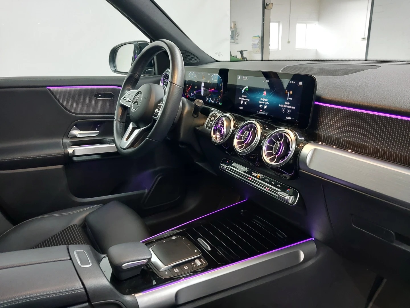 Mercedes-Benz GLB 200 7G-DCT Progressive photo