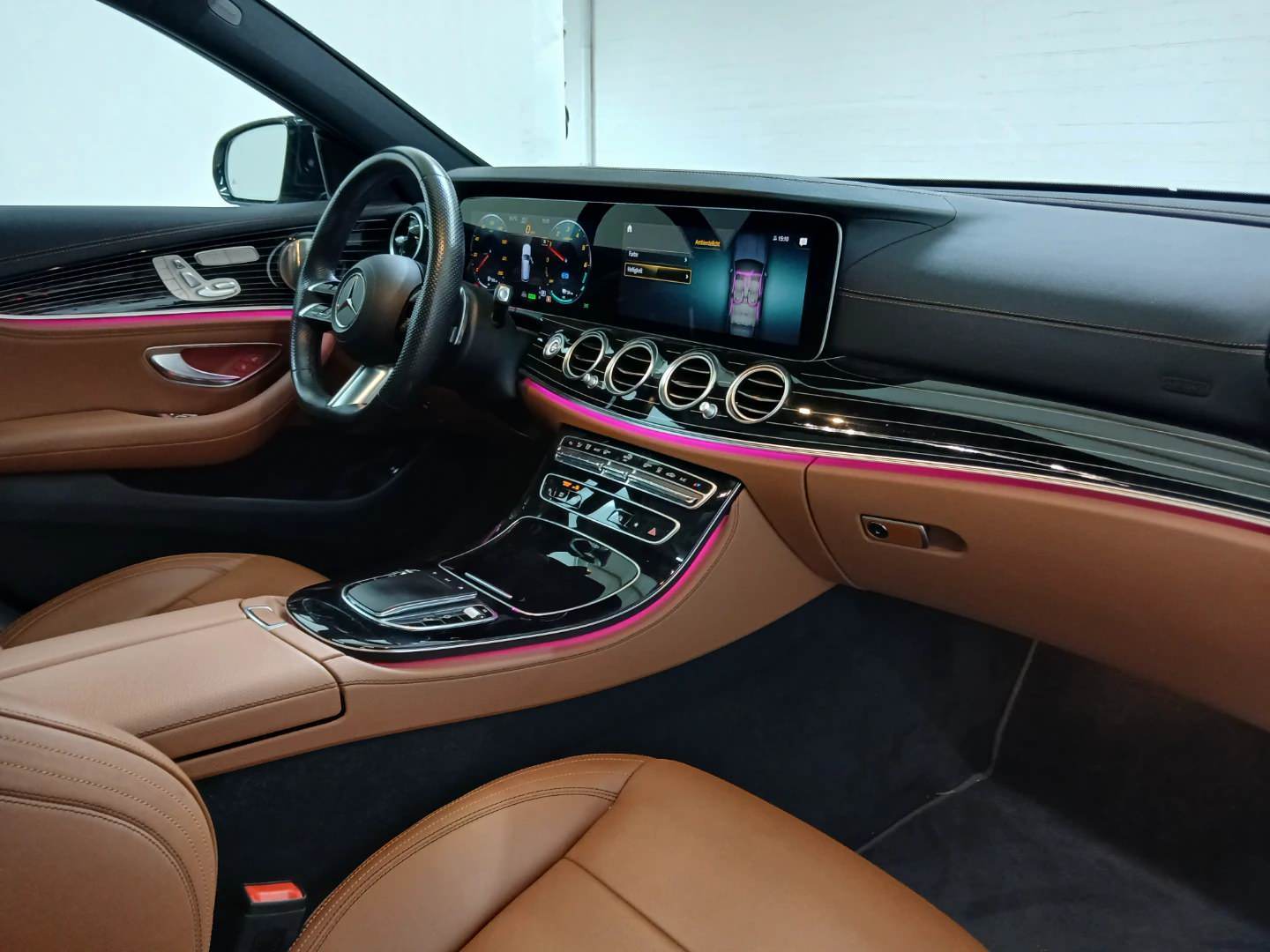 Mercedes-Benz E 300 de T 4MATIC 9G-TRONIC AMG Line photo