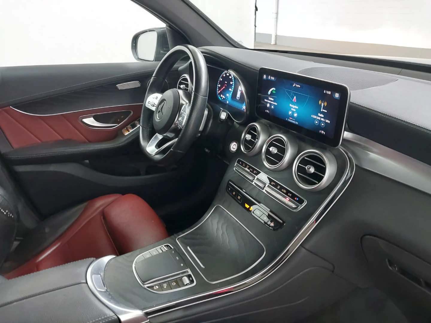 Mercedes-Benz GLC 300 de Coupe 4MATIC 9G-TRONIC AMG Line photo