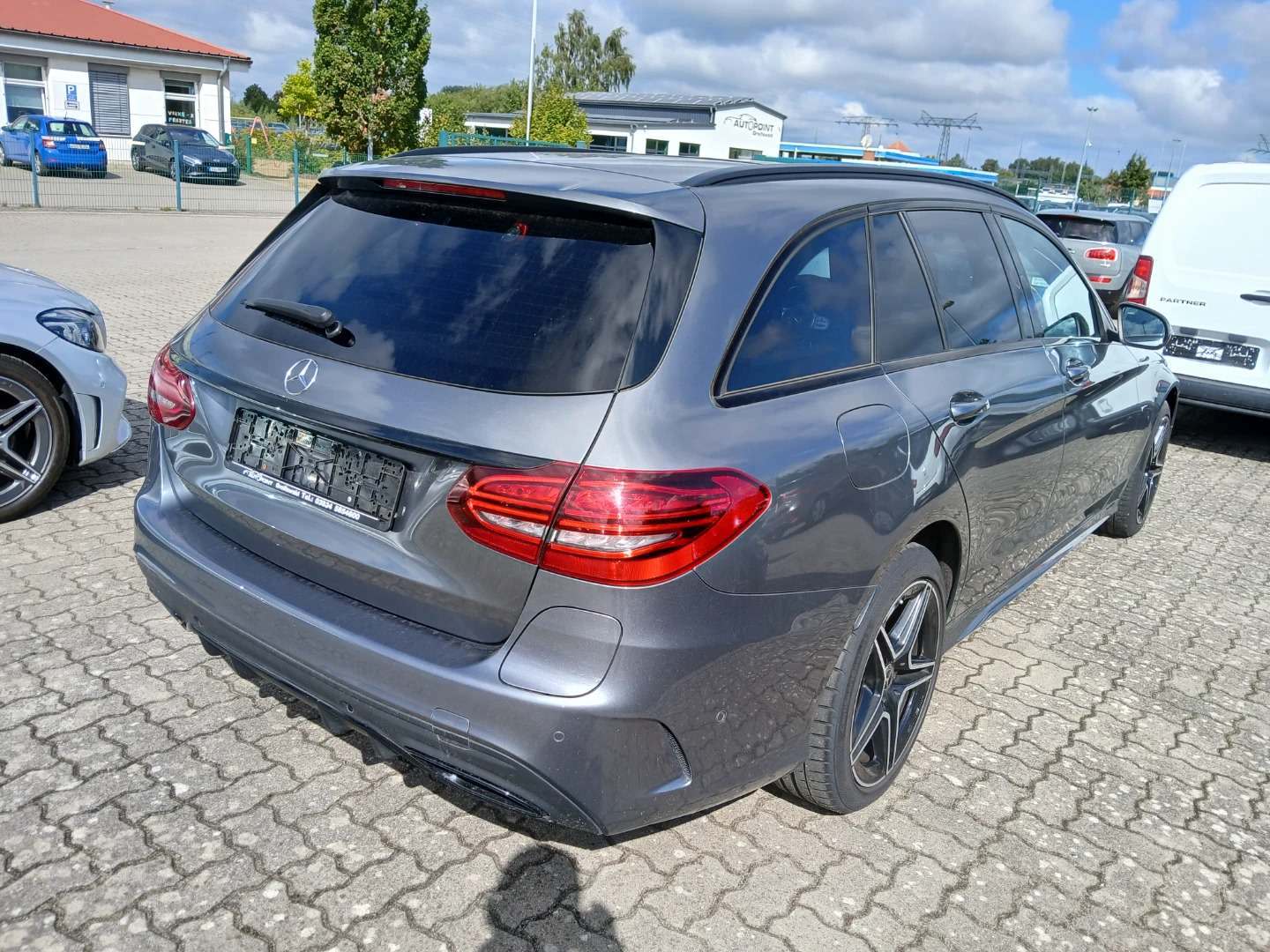 Mercedes-Benz C 300 de T 9G-TRONIC AMG Line photo