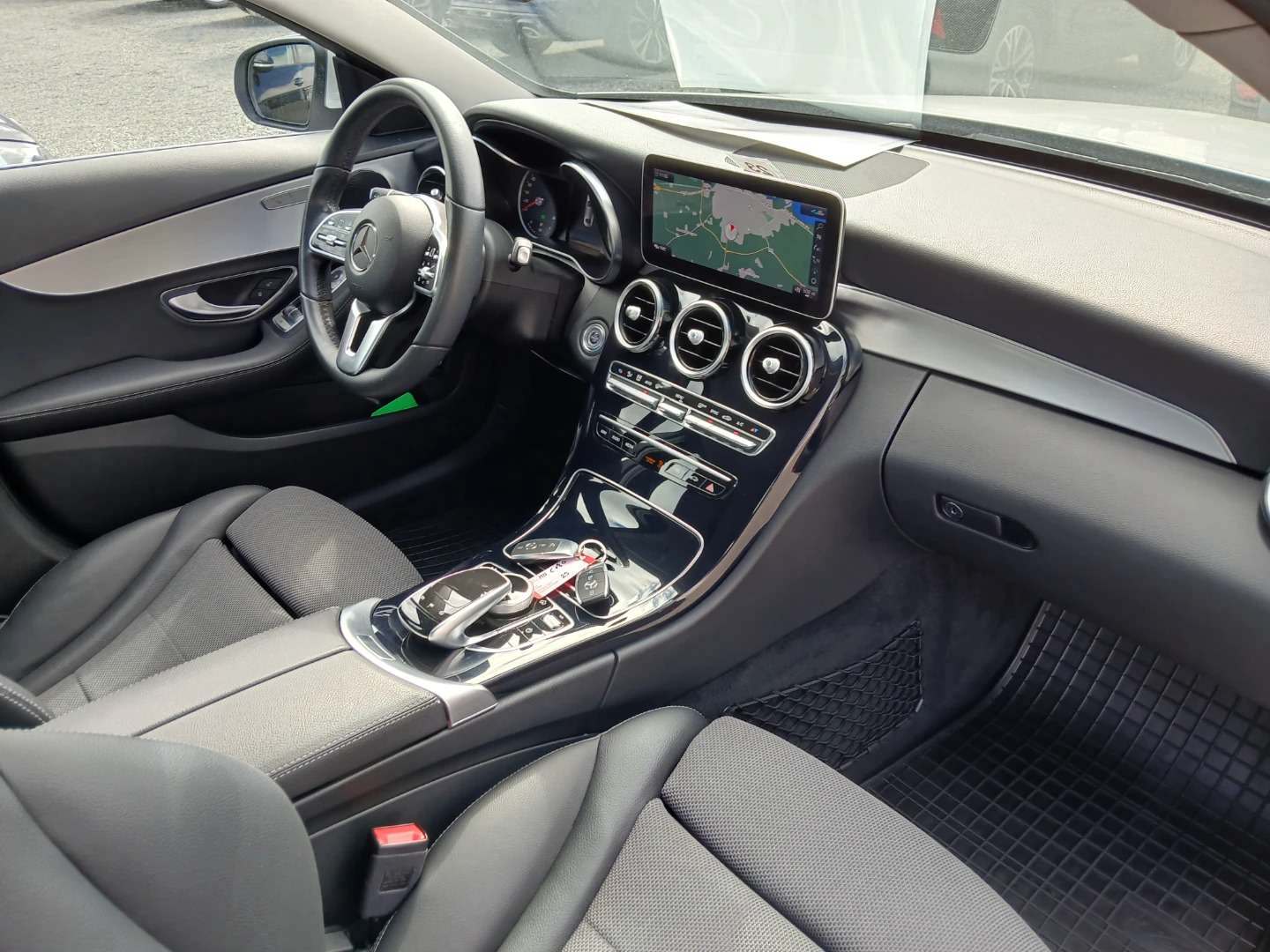 Mercedes-Benz C 180 CGI 9G-TRONIC Avantgarde photo