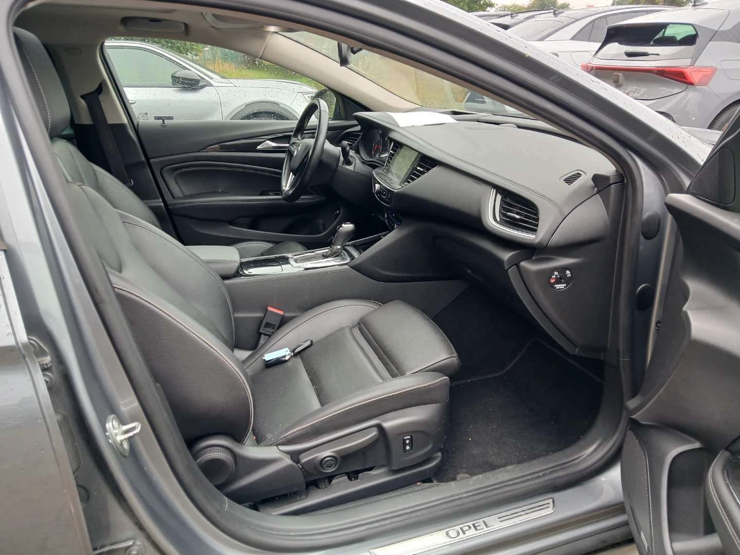 Opel Insignia Sports Tourer 2,0 CDTI Automatik Business Innovation photo
