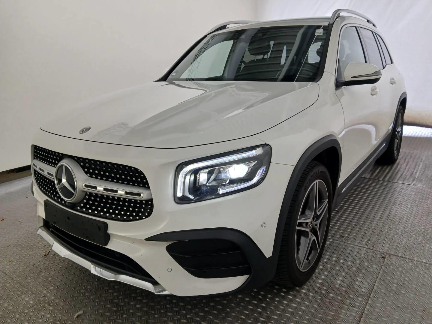 Mercedes-Benz GLB 250 4MATIC 8G-DCT AMG Line