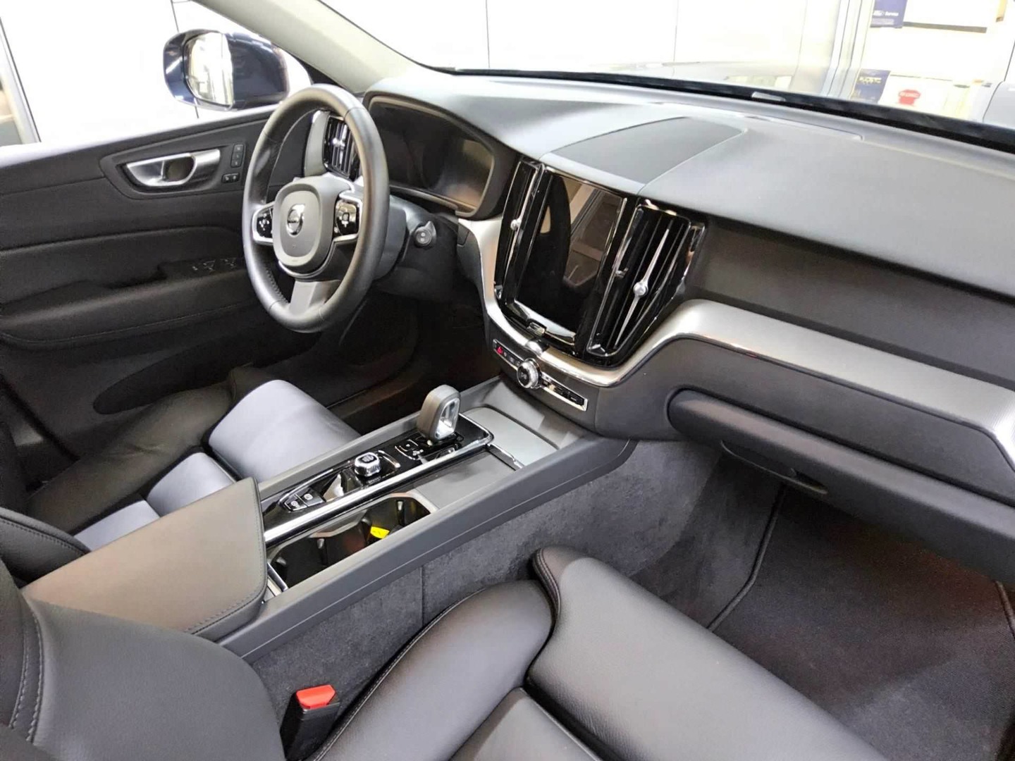 Volvo XC60 T8 AWD Recharge Geartronic Plus Bright photo