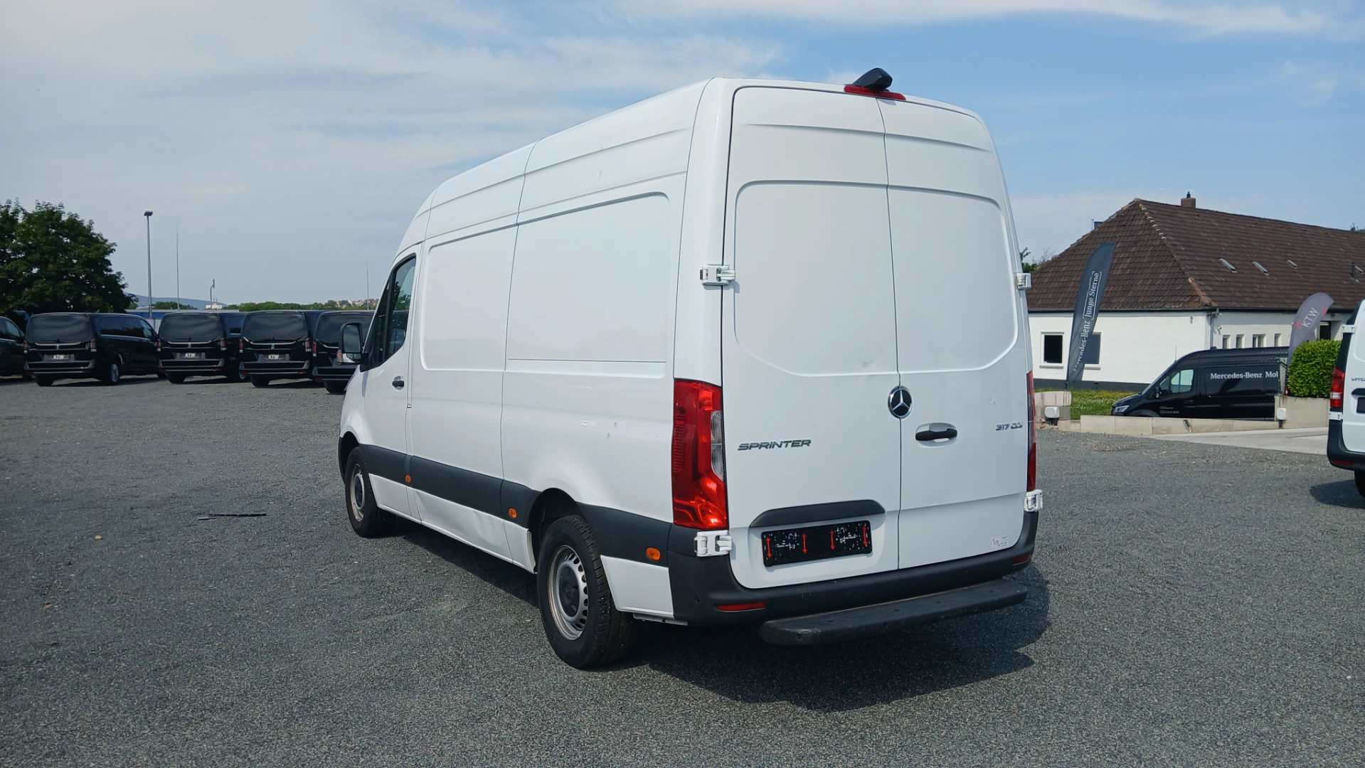 Mercedes-Benz Sprinter Hochraum-Kasten 317 CDI RWD Automatik photo