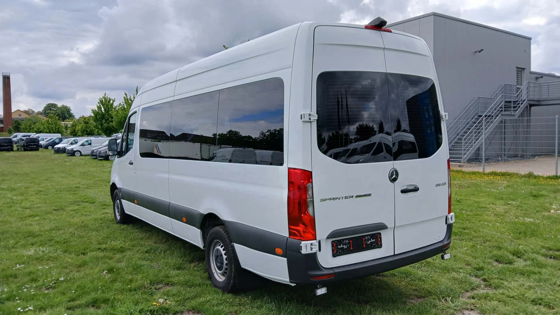 Mercedes-Benz Sprinter Tourer 315 CDI RWD photo