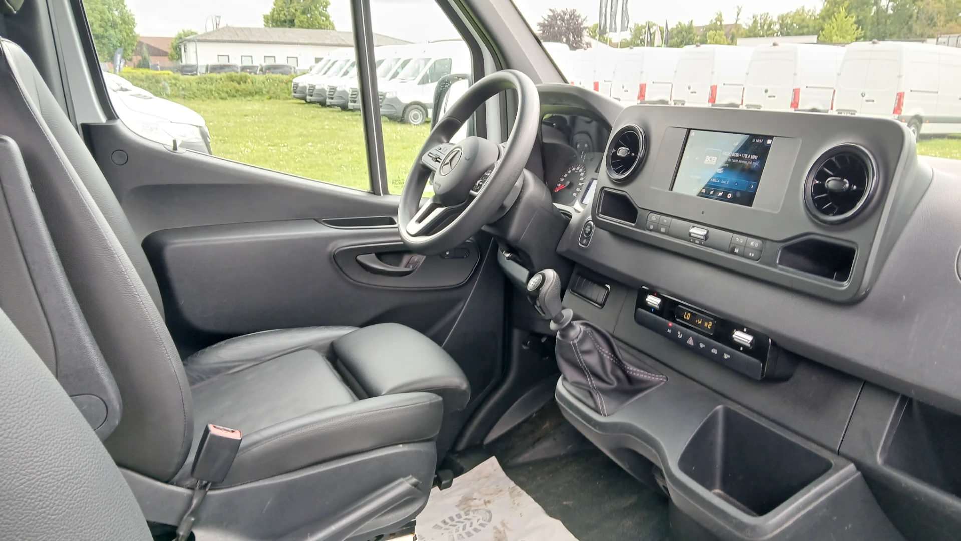 Mercedes-Benz Sprinter Tourer 315 CDI RWD photo